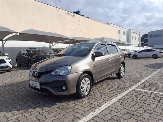 TOYOTA ETIOS 1.5 XS 16V FLEX 4P AUTOMÁTICO TOYOTA ETIOS 1.5 XS 16V FLEX 4P AUTOMÁTICO